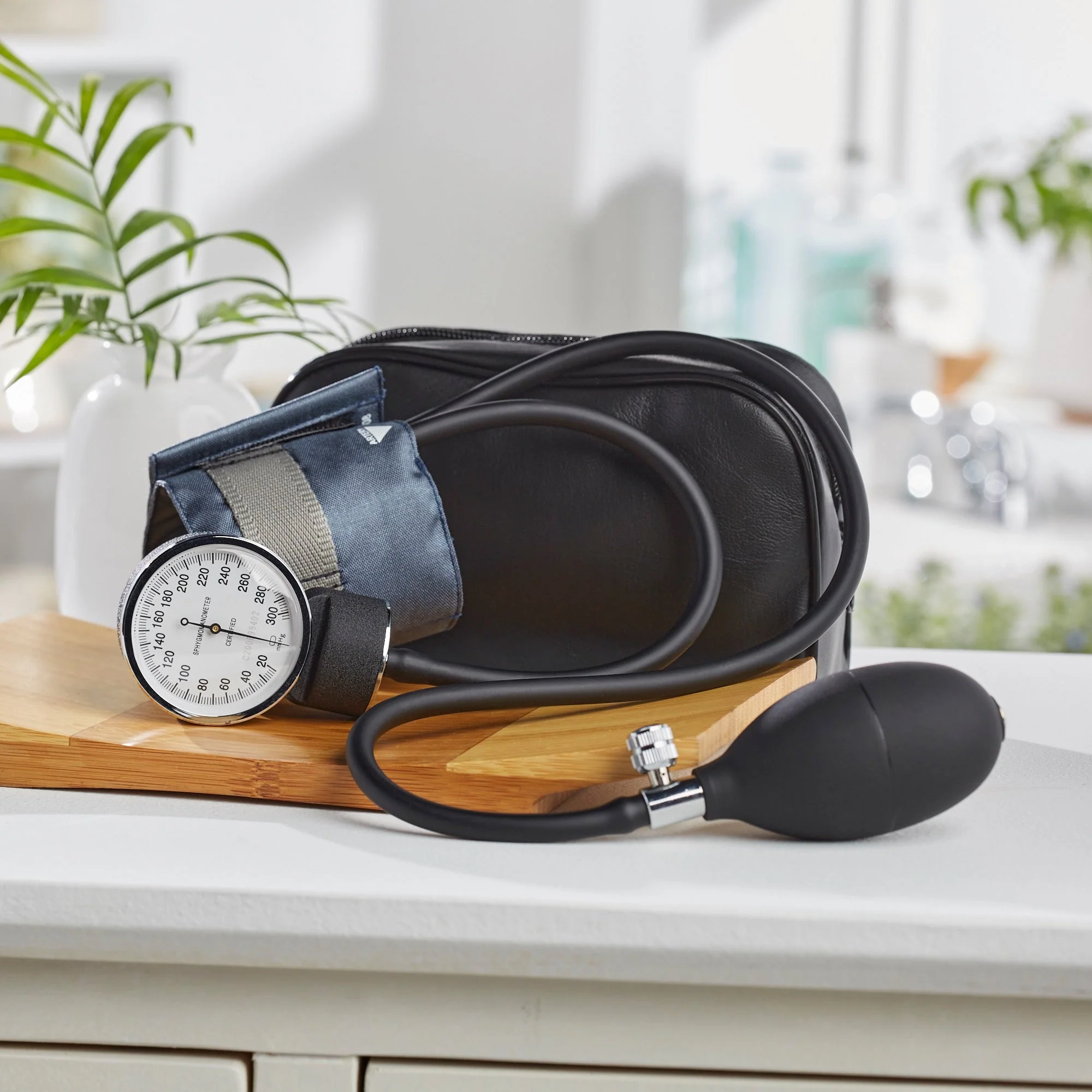 McKesson Brand McKesson Aneroid Sphygmomanometer, Pediatric (20/CS) - Image 3