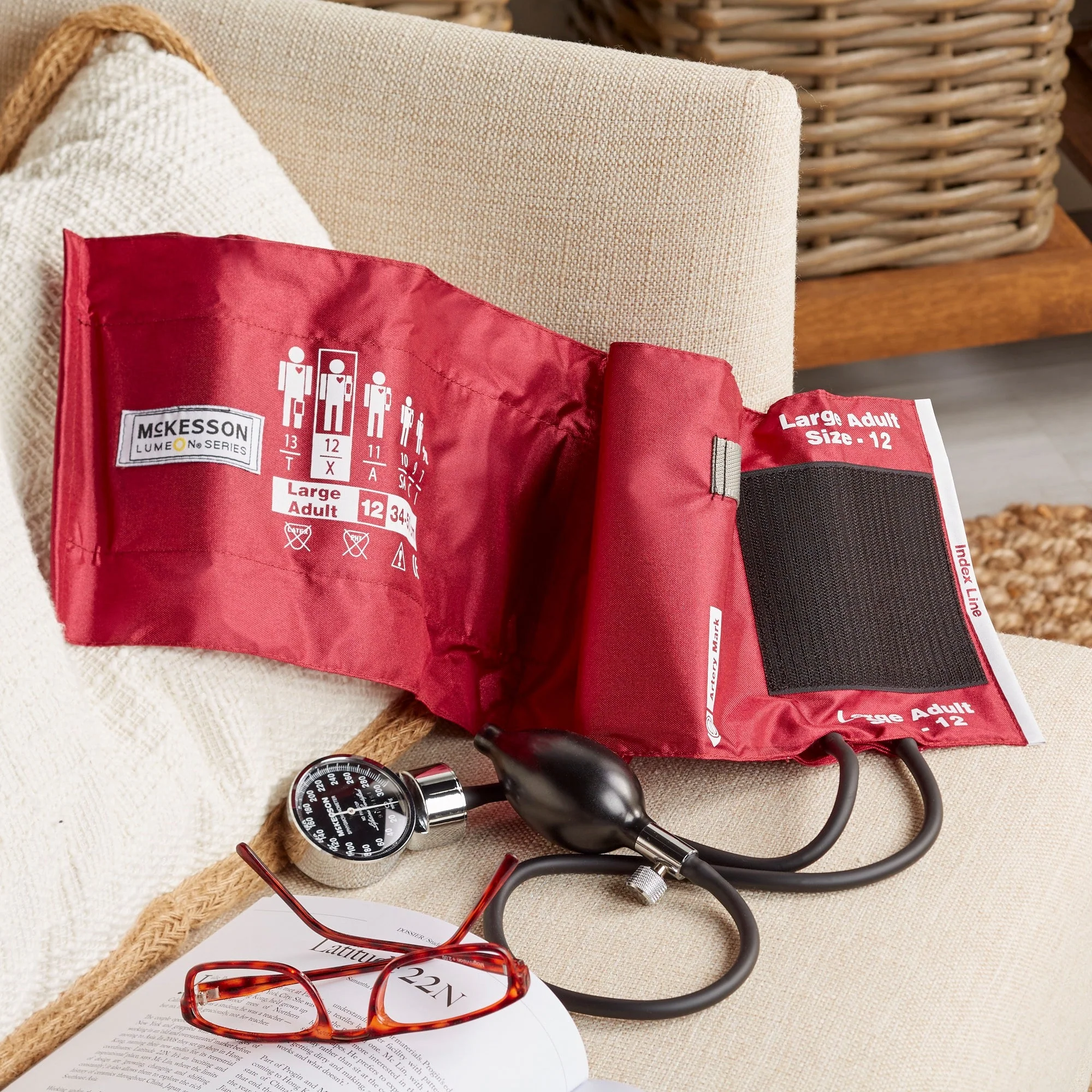 McKesson Brand McKesson Lumeon Aneroid Sphygmomanometer (20/CS) - Image 4