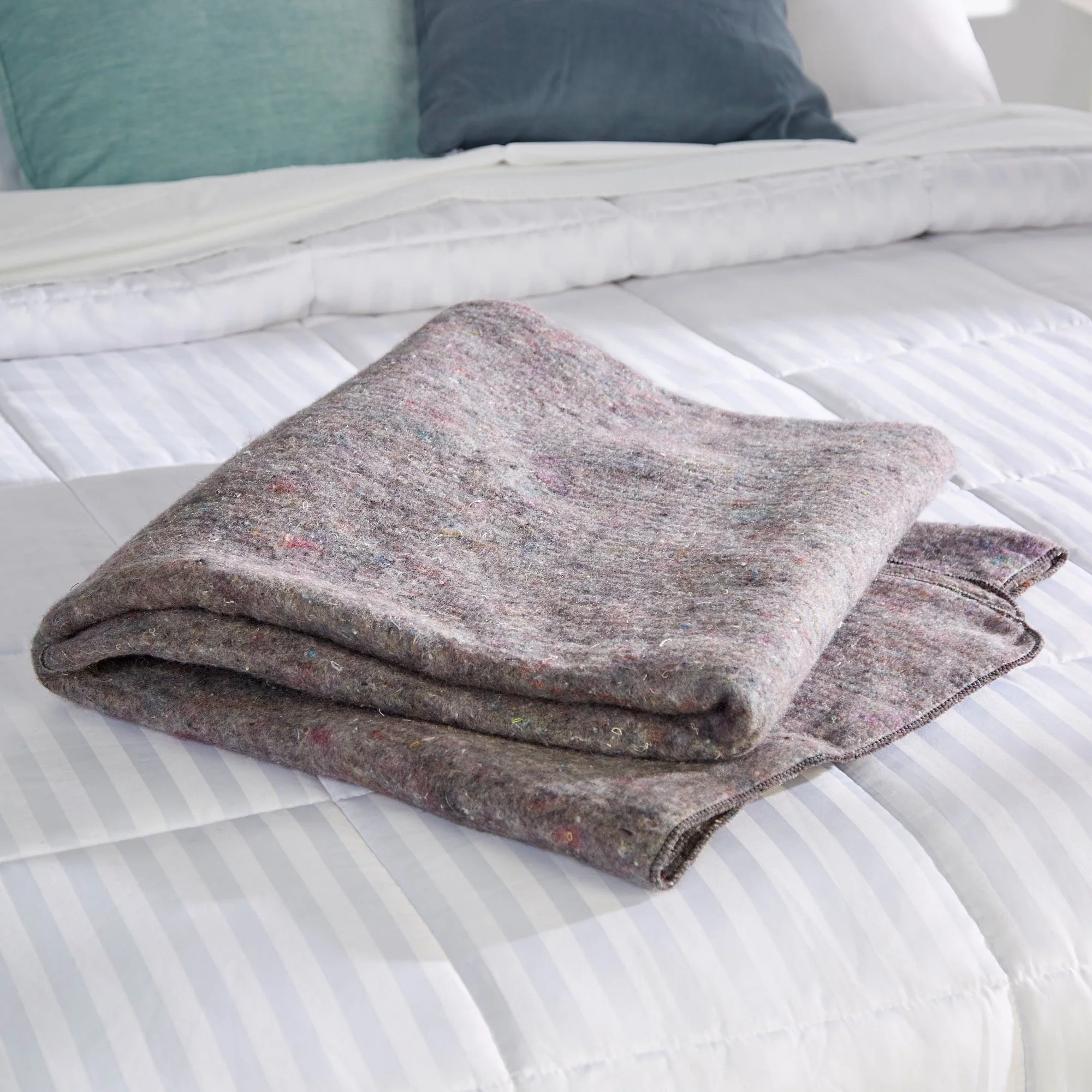 McKesson Brand McKesson Wool Blend Blanket, 62 x 80 Inch, 2.5 lbs. (12/CS) - Image 2