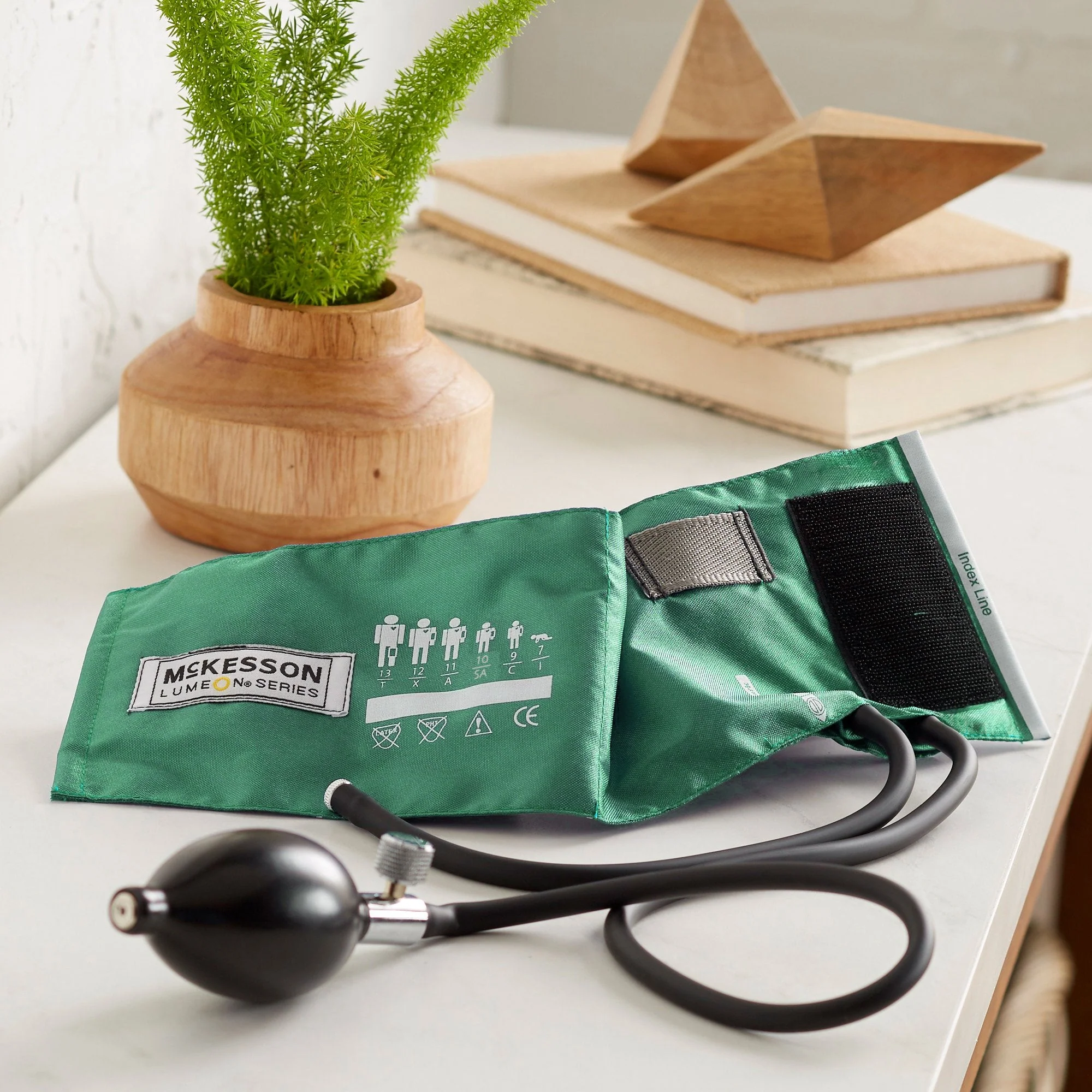 McKesson Brand McKesson Lumeon Blood Pressure Cuff and Bulb, Small Cuff, 13.9 – 19.5 cm, Child (15/CS) - Image 3